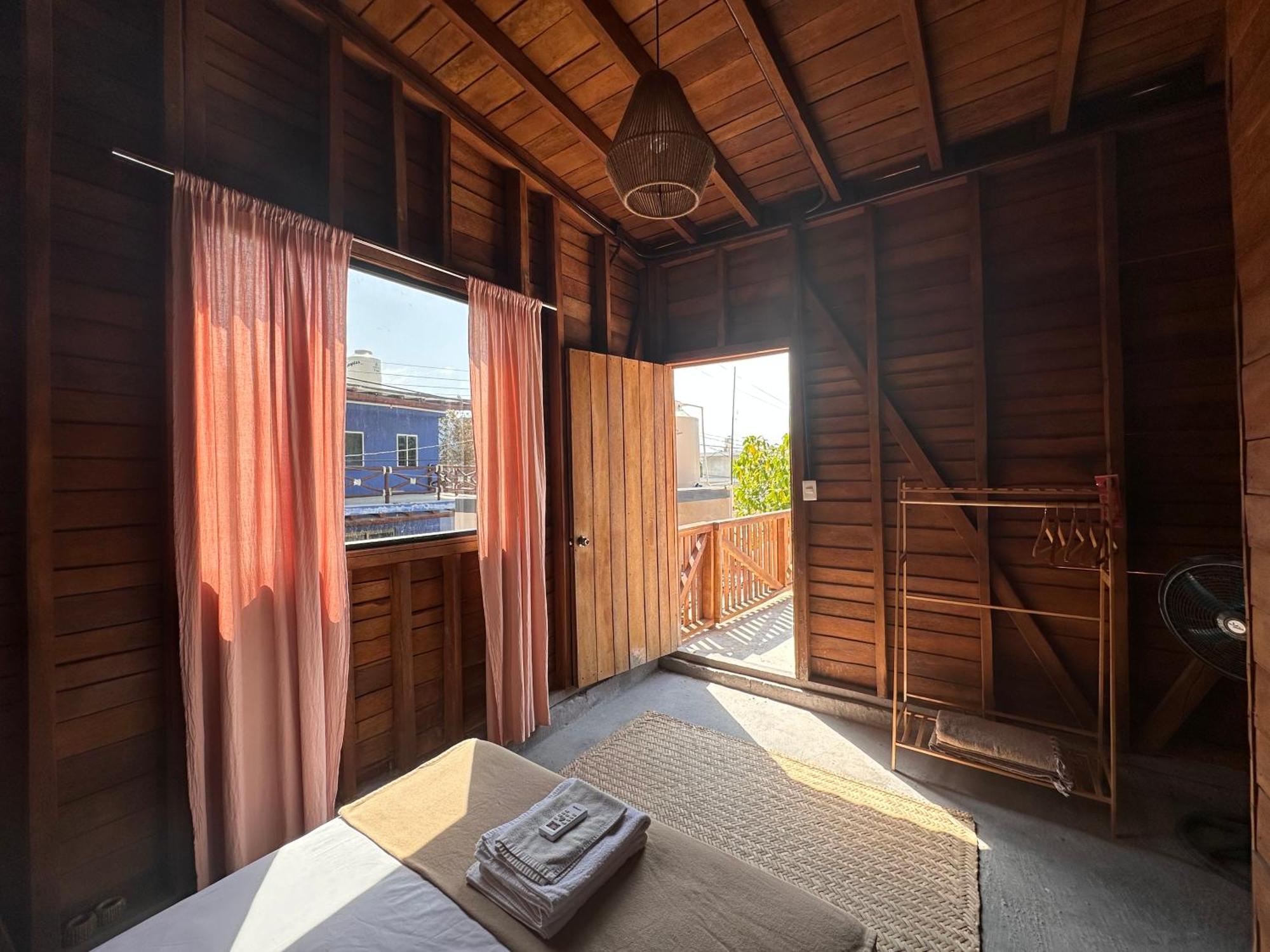 Mapache Hostel & Camping جزيرة هول بوكس المظهر الخارجي الصورة